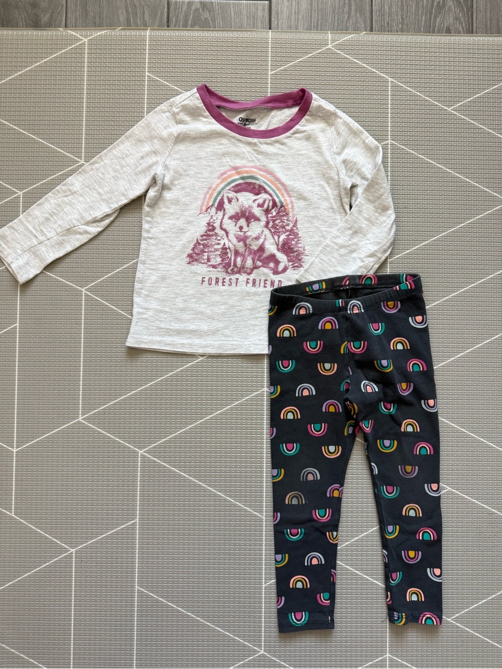 Osh kosh|Baby girl/toddler set,Fox and Rainbow top & novelty print leggings•••3T